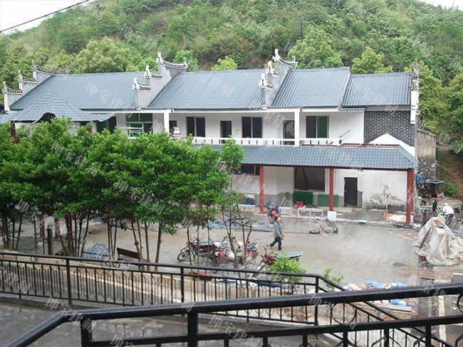 農村樹(shù)脂瓦房屋圖