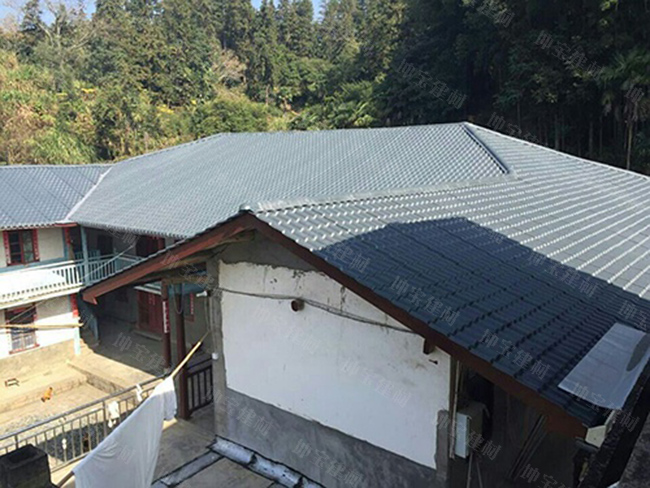 農村建房蓋樹(shù)脂瓦