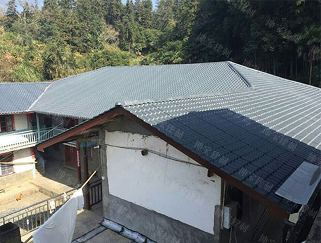 鄉村合成樹(shù)脂瓦院落