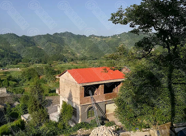農村樹(shù)脂瓦自建房