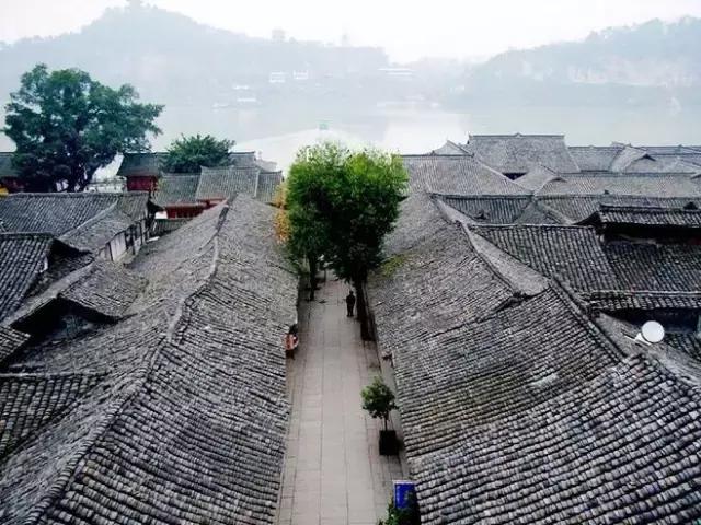 青瓦灰墻，高瓴飛檐，處處消磨時(shí)光