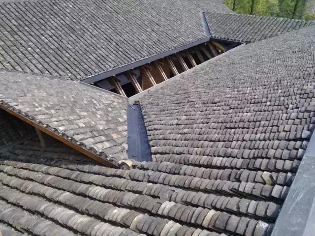 青瓦灰墻，高瓴飛檐，處處消磨時(shí)光