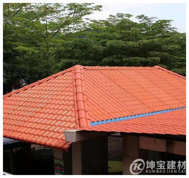 裝修屋頂選彩鋼瓦好還是合成樹(shù)脂瓦好？選對了直接節省幾千元